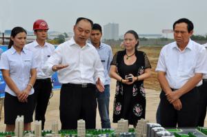 河南省委常委、洛阳市委书记陈雪枫调研炎黄科技园